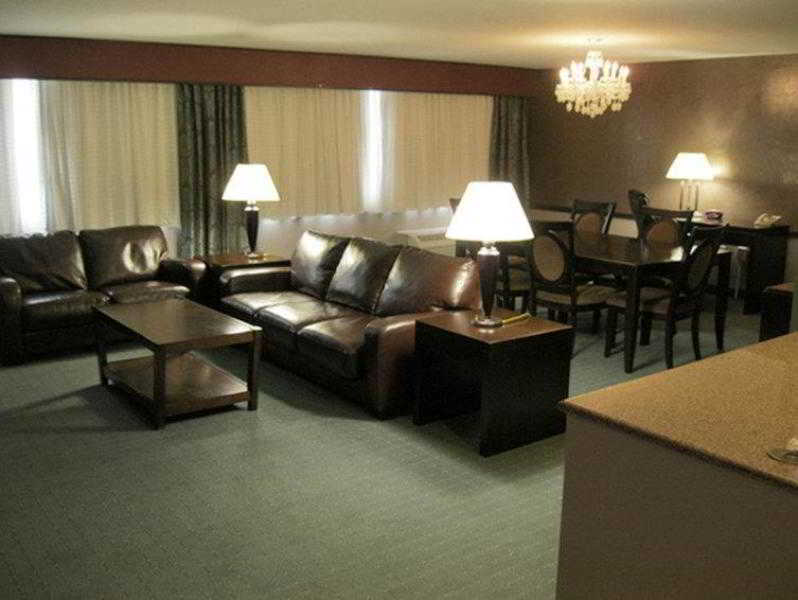 Causeway Bay Hotel Lansing Restaurang bild