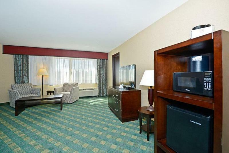 Causeway Bay Hotel Lansing Exteriör bild